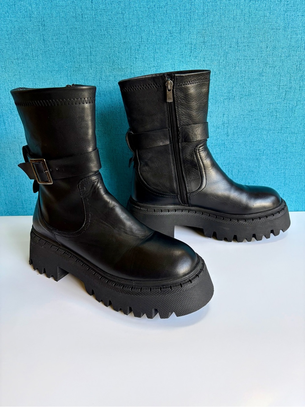 Steve Madden Black Leather Platform Lug Moto Boots Size 9